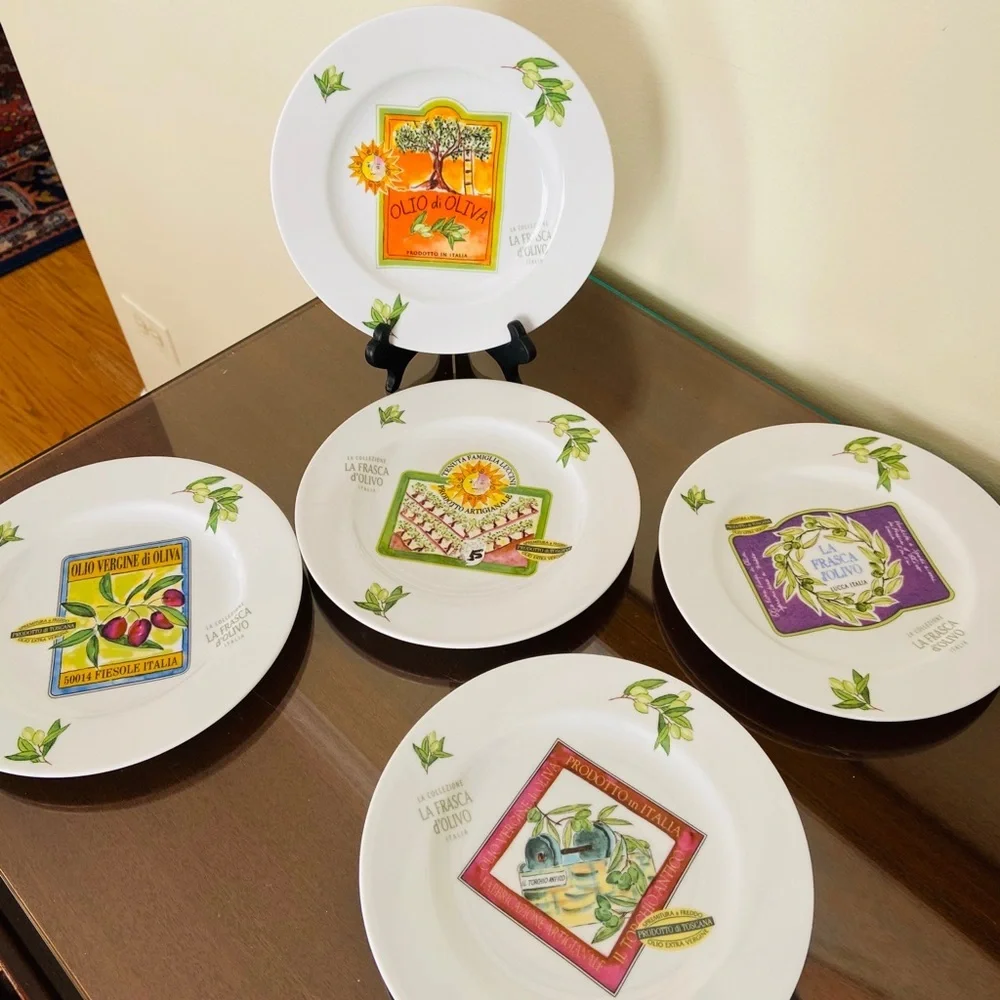 Crate and Barrel snack plates set of five 7 inch